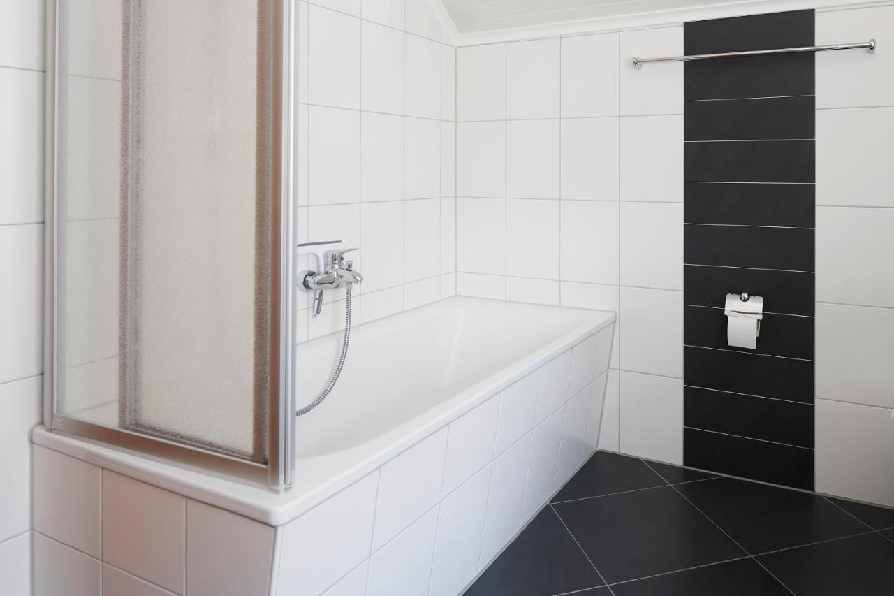 Grosszuegig & Stilvoll Parkplatz ,Ruhige Lage, 5 Personen, Langzeit Apartment พาเดอร์บอร์น ภายนอก รูปภาพ